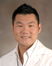 沃伦·崔（Warren Choi），医学博士