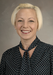 艾米·格雷厄姆·卡尔森（Amy Graham-Carlson），医学博士