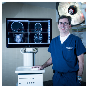 图像从UT内科鼻窦外科医生使用增强现实技术在微创窦程序。