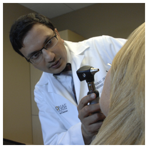 图像从UTHealth耳鼻喉科学的年度头部和颈部癌症筛查到达休斯顿德州医学中心的郊区