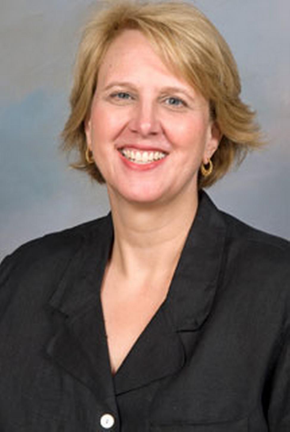 本科生的2018年麦戈文杰出老师是副教授克里斯汀·K·奥德比（Kristin K. Houndby），博士，RN，是一名“始终可访问”的护理教育者。